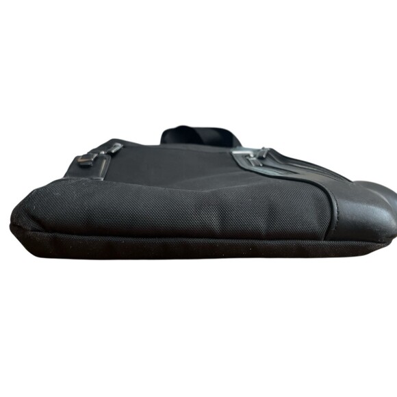 Tumi Crossbody Leather Canvas Messenger Man Bag Tablet Case Satchel - Picture 5 of 9